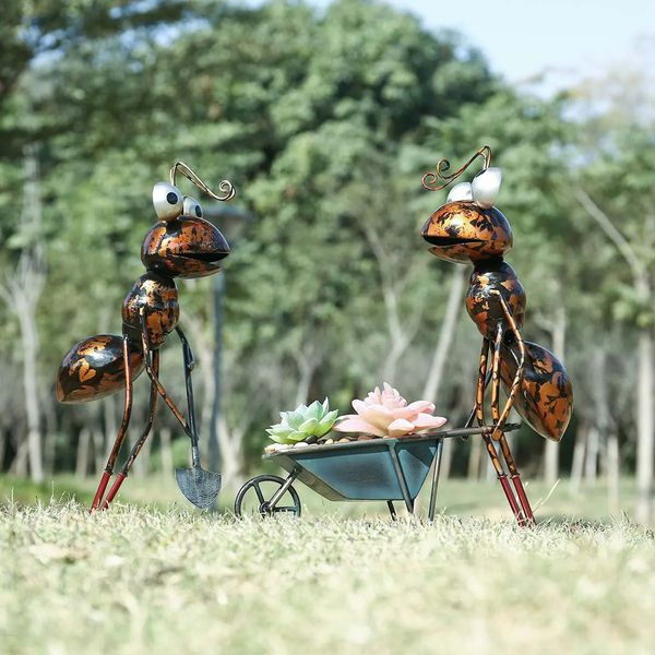 Formica di cartone animato in ferro con secchio rimovibile Decorazioni da giardino o da scrivania Vaso di fiori succulento Portaoggetti Tooarts Scultura di formica da 13 pollici 240113