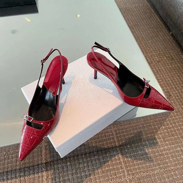 Elbise ayakkabılar katı sivri ayak parmağı slingbacks patent deri yüksek topuklu toka kayış stiletto pompalar metal dekor kadınlar seksi sığ