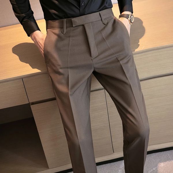 Pantaloni da completo da uomo Pantaloni da uomo slim fit in tinta unita di alta qualità Pantaloni da uomo d'affari slim fit da ufficio Plus Size 28-36 240113