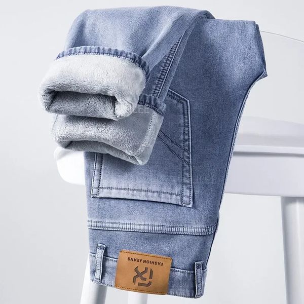 Inverno velo grosso quente jeans clássico marca negócios casual masculino cabido estiramento reto cintura média denim 240113