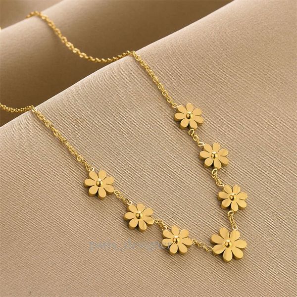 Gänseblümchen-Halskette, Kragenkette, vergoldet, kurz, sieben kleine Chrysanthemen-Kreuzketten-Halskette, weibliche Gold-Kopfbedeckung 792 109