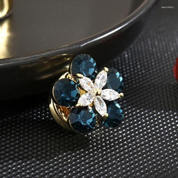 Broschen Sommer Süßes Und Frisches Temperament Kleine Blaue Blume Stinger Elegante Magnetische Saugfähige Feste Kleidung Brosche Zubehör