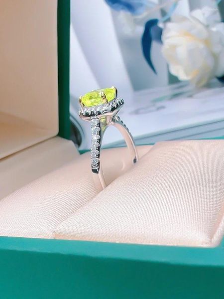 Anelli a grappolo Anello in argento 925 verde oliva quadrato principessa alla moda con diamanti ad alto tenore di carbonio Gioielli da sposa unici con taglio rotto