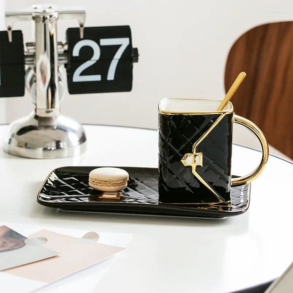 Kupalar ins el çantası tarzı seramik kahve kupa tasarımcısı yenilik iş hediye bardağı tepsi ile ev ofis süt çayı suyu gözlükleri dekorasyon