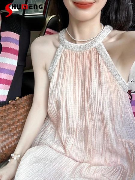 Freizeitkleider Rosa ärmelloses Neckholder-Kleid mit plissierter Textur, hochwertig, leicht, luxuriös, sanft abnehmend, jugendlich aussehend, modisch