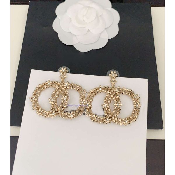 Ювелирные изделия шканел Серьги Персонализированные алмазные инкрустированные цветочные буквы подвески для женщин с высоким уровнем ощущения
