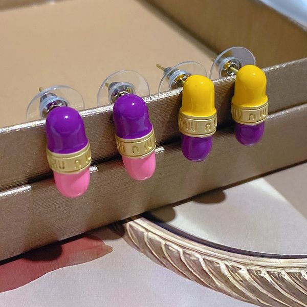Gioielli moderni Orecchini con capsule di pillole colorate in smalto Senior Sense Orecchini a bottone da donna in ottone color oro popolare di alta qualità