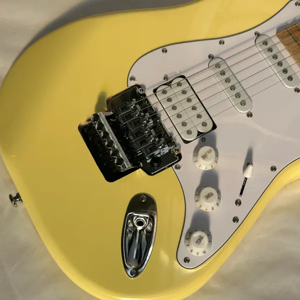 High-end brilho amarelo claro st guitarra elétrica vibrato ponte entrega rápida f/s