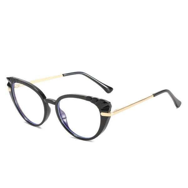 Nuova montatura per occhiali Cat's Eye in cristallo con bordi multitaglio, tendenza alla moda, lenti piatte, ottica personalizzata