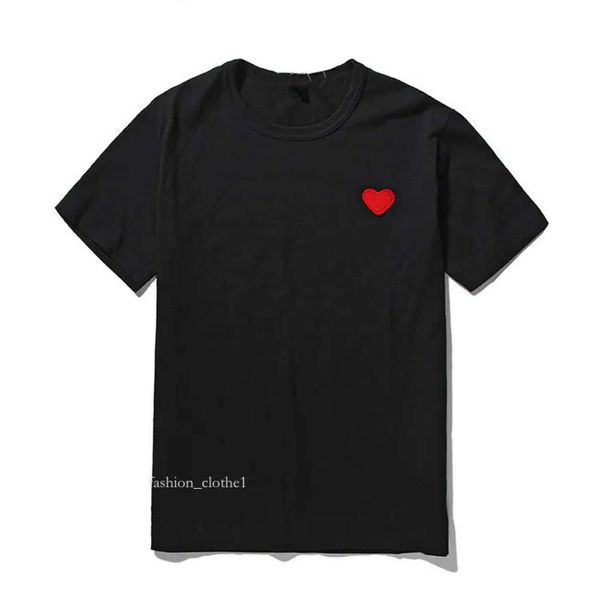 2023 Play Mens T Shirt Designer Red Commes Heart Donna Garcons S Badge Des Quanlity Ts Cotton Cdg Ricamo Manica corta Felpa Vintage T Shirt Tee Shirt 332