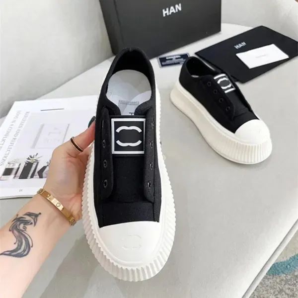 Latt Modello Donna Double Channel Biscuit Platform Uomo Digner Sneaker Suola in gomma Tazz Slipper Walk Drs Casual Low Top Mocassino Tela Tacco piatto Hike 2024 moda