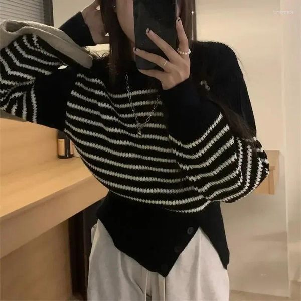 T-shirt da donna 2024 Inizio autunno stile coreano pullover allentato maglieria a righe design maglione con orlo petto per le donne