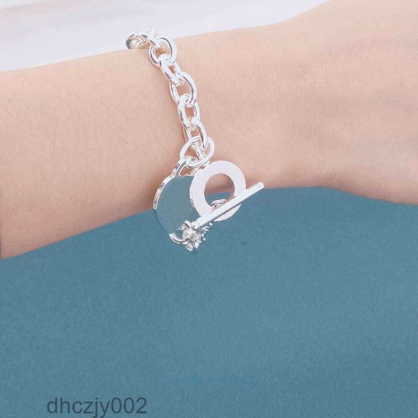 Charm Bangle Bileklik V Altın Kaplama T Peach Heart Marka Işık Lüks Çok Çift Çift Moda Popüler Gösteri 41il 41il