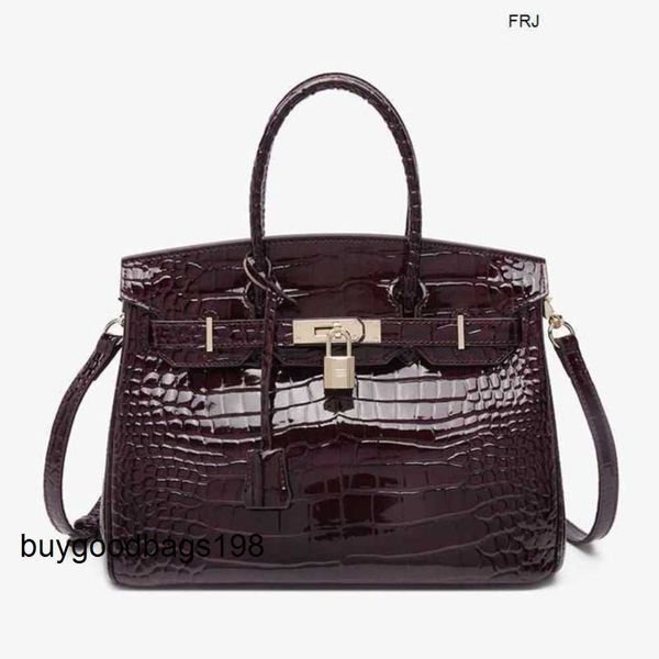 Designer bolsas sacos yuan saco uva roxo couro padrão de crocodilo 2024 nova primeira camada um ombro portátil mensageiro ba tem logotipo