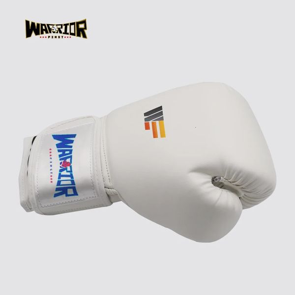 Fabrikpreis Boxtrainingshandschuhe PU Muay Thai Guantes De Boxeo Free Fight MMA Sanda Equipment 8oz 10oz 12oz 14oz 16oz240115