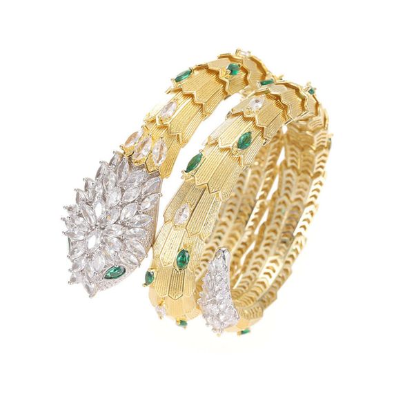 Versione alta v oro 2021 Nuova principessa con separazione dei colori e bracciale serpente dagli occhi verdi personalizzato in oro placcato in zirconio da donna