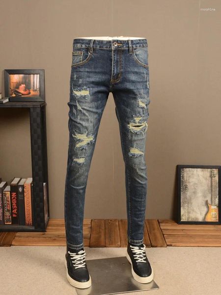 Jeans masculinos retro fazer velho rasgado 2024 rua bonito estiramento magro remendo magro casual tornozelo calças com faixas