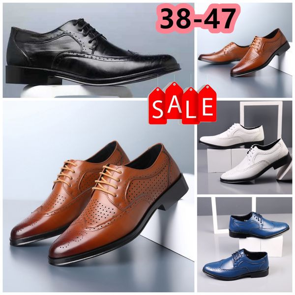 Designers sapatos sapatos casuais homens azul branco marrom sapatos de couro apontado dedo do pé banquetes terno saltos de negócios do homem EUR 38-47 preços baixos
