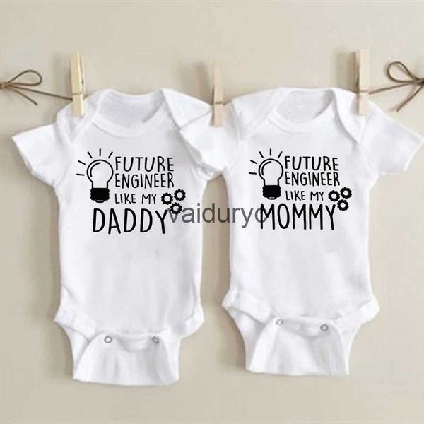 Romances futuros engenheiros como meu pai/mamãe baby bodysuit engraçado engenheiro de bebê roupas de engenharia de verão recém -nascido roupas curtas de manga curta presentes h240508