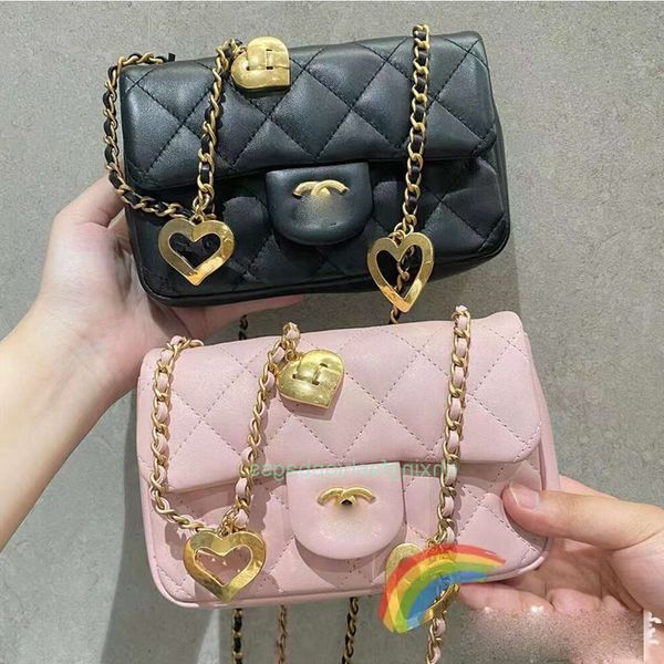 Серия канала 22b серия Peach Heart Crossbody Сумка осень и зимние маленькие слинг -сумки для женских модельерных сумочек Классическая монета PU на плече