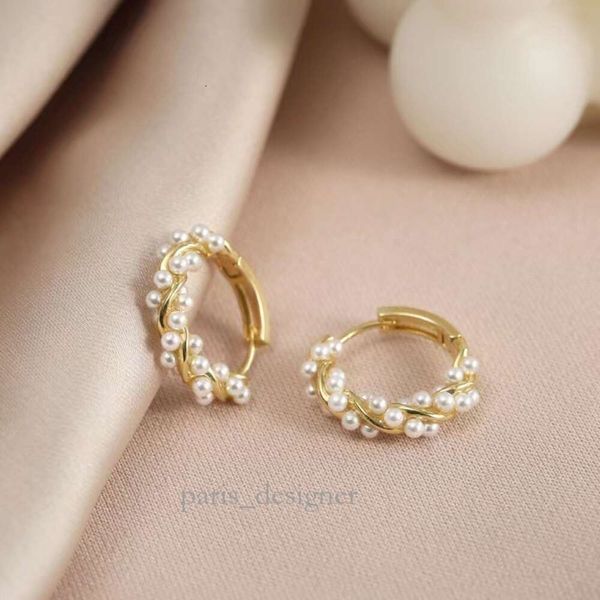 Style Pearl Circle Ohrringe für Frauen im neuen Stil, High-End-Feeling, Ohrringe, trendige Nischenohrringe 690 232