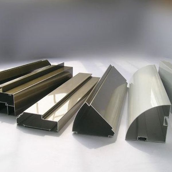 Linha de montagem de perfis em liga de alumínio para console de operação Ligas de metais