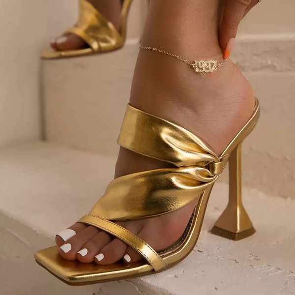 Ouro preto feminino saltos de vidro de vinho moda sliders sandálias romanas novo dedo do pé quadrado plissado barra larga salto alto sapatos femininos de grande porte 240117