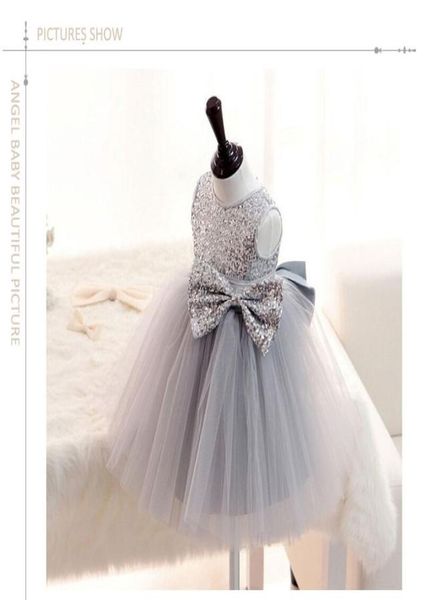 Elegante abito da sposa per ragazza Paillettes argento Principessa Flower Girls Abiti da compleanno Bow Tutu Battesimo Abito da festa vestido batizado480274383108