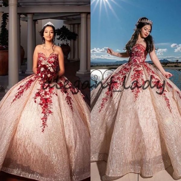 Hübsche Quinceanera-Kleider mit Spitze in Roségold und Rot 2023, herzförmiges Schnür-Korsett-Oberteil, glitzernde Pailletten-Applikationen, Quinceanera-Kleider332c