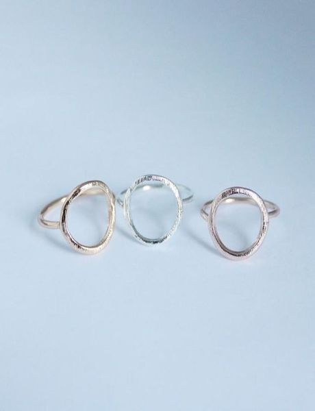 Simples escovado cor prata karma círculo anéis para mulheres na moda redonda festa de casamento jóias anéis duráveis bijoux r0277177151