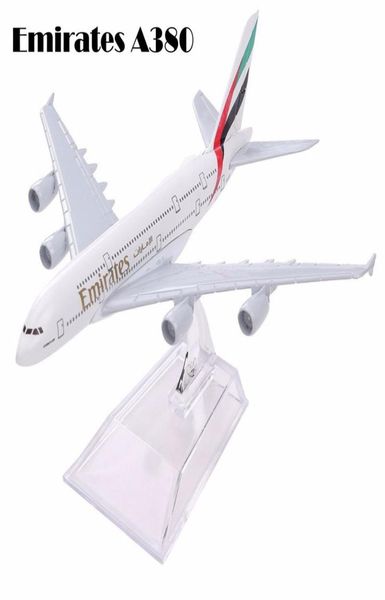 Air Emirates A380 Airlines Modello di aereo Airbus 380 Airways Modello di aereo in lega di metallo da 16 cm con supporto per aereo M6039 Modello di aereo LJ204069216