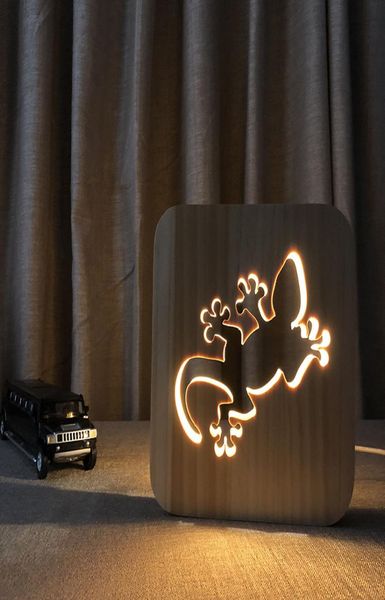 Lampada a forma di lucertola in legno 3D Lampada da notte in legno nordico Lampada da tavolo a LED bianca calda scavata Alimentatore USB come regalo di Friend0397444197