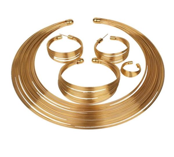 Modeschmuckset Braut Nigeria Dubai Goldfarbe Afrikanischer Drahtschlaufenschmuck Halskette Armreif Ohrring Ring Manschette Hochzeitsschmuck se4669317