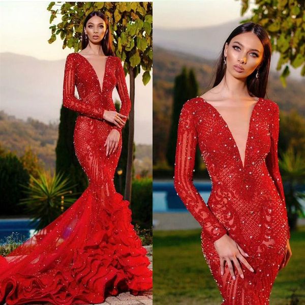 2020 Vestidos de fiesta de sirena roja Apliques de encaje Vestido de noche de manga larga con cuello hundido Faldas con gradas Ilusión Sexy Robe de s290U