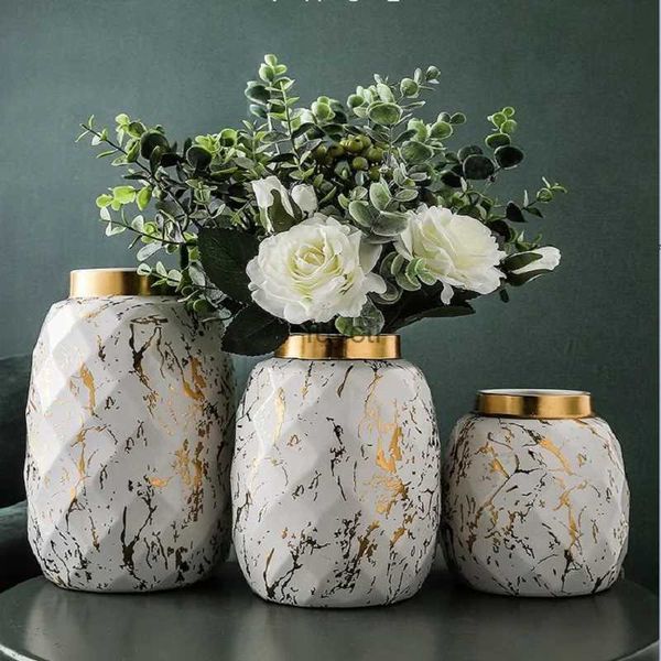 Vasi Moderno Vaso in ceramica oro nero Decorazione di nozze Vaso marmorizzato Disposizione dei fiori Tavolo da pranzo idroponico Decorazione del soggiorno YQ240117