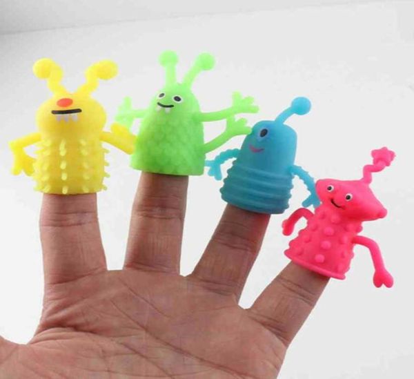 Spremere il mostro da dito Glow in the Dark Piccoli mostri luminosi Finger Doll Toys Bambini Bambini Raccontare storie Prop Mini punta delle dita 4236470