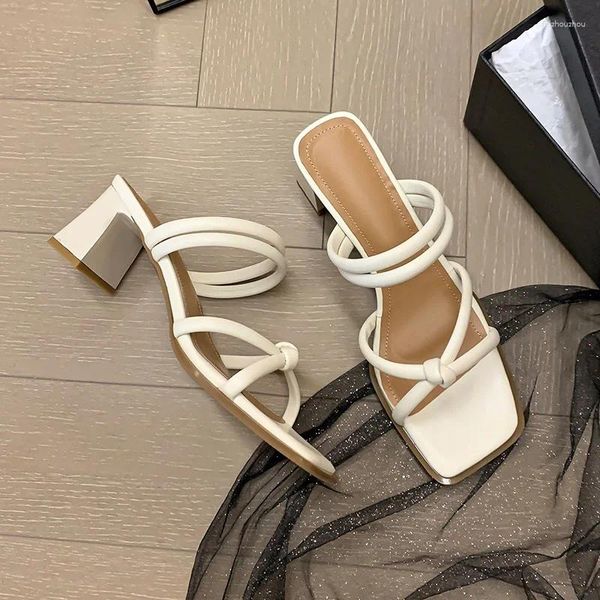 Hausschuhe, elegante, einfache Kombination, dünne Riemen, Sandalen, quadratischer Kopf, offene Zehen, klobige Kreuz-Twist-High-Heels, Flip-Flops, bequem