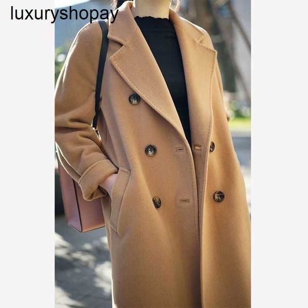 Designer Maxmaras Cappotto in cashmere Cappotti di lana da donna m Familys Stesso tipo 801 Cammello Puro fatto a mano su due lati Luce Abito di lusso Colletto Cocoon Lungo Autunno