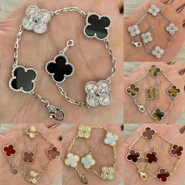 Tasarımcı Charm Bilezikler Van Dört Yaprak Clover Cleef Bilezik Mücevherleri Gül Kadın için Altın Bilezikler Lüks Gümüş Dört Yaprak Charm Braclet Kutu