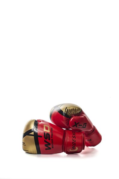 Guanti da boxe per adulti da donna di alta qualità MMA Muay Thai Boxe De Luva Guanti Sanda Equipments8 10 12 14 6OZ 240116