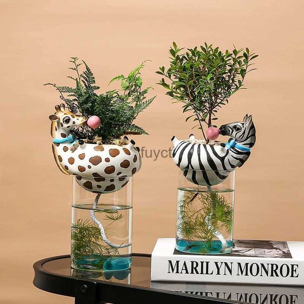 Vases Mignon résine Animal Vase avec aquarium fauteuil roulant chat Sculpture Cole canard Figure plantes succulentes Pots décoration zèbre artisanat YQ240117