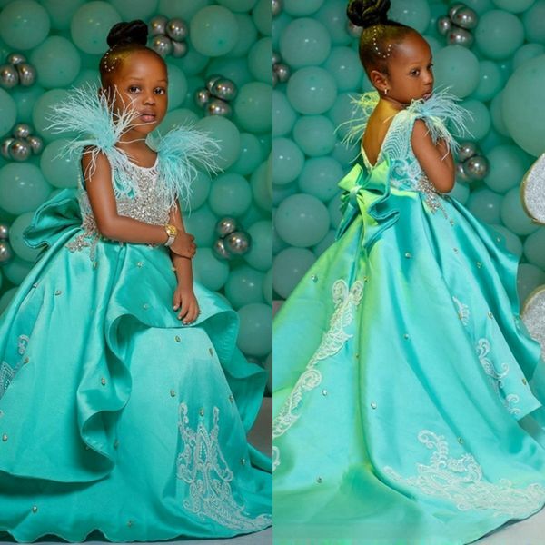 Abiti da ragazza di fiore alla moda di lusso alla menta Abito da ballo in pizzo con piume Principessa Strass Abiti decorati per ragazze nere africane Abito da figlia e madre CF002