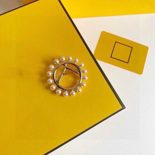 Moda Tasarımcı 18K Gold Pearl Broş Pimleri Yuvarlak İnci Elmas Broşlar Klasik Moda Tarzı Broş Lüks Jewerly Marka Kaliteli Broche
