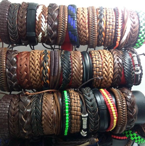 Atacado 100 peças pulseiras de couro genuíno vintage para homens e mulheres pulseiras de punho de surfista presente de festa estilo misto joias da moda lotes ZZ