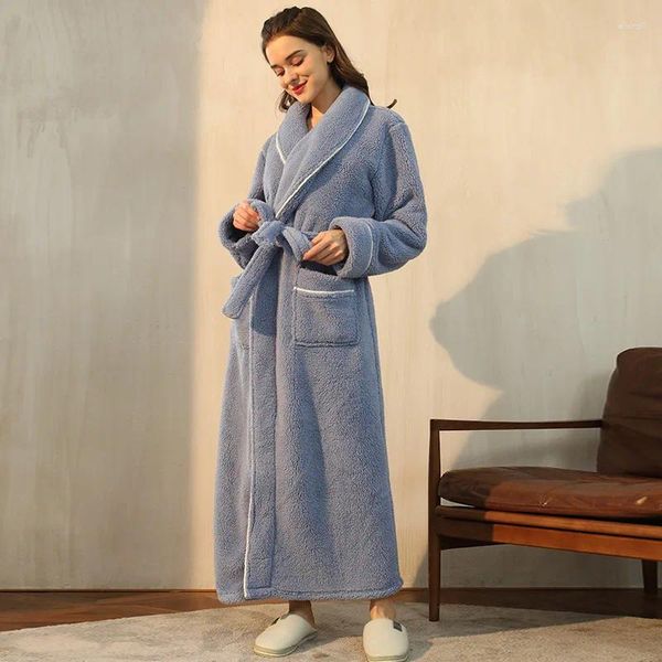 Kadın pijama 2024 Kış kadın kalın sıcak bornoz uzun kollu kabarık giyinme elbisesi geri çevirme yaka polar duş çobanı katı ev kıyafeti
