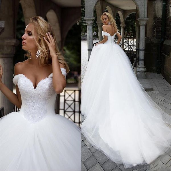 Nuovi abiti da sposa con scollo a cuore Sweetheart con spalle scoperte Abiti da sposa principessa Abiti in pizzo con perline Abito da sposa con lacci276I