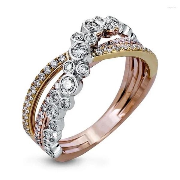 Anéis de casamento 2024 luxo design de três tons feminino incrustado bling branco cz fantasia cruz dedo especial-interessado jóias