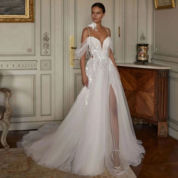 Affascinanti abiti da sposa A Line in pizzo con paillettes con piume Abito da sposa con spacco laterale Sweep Train Abiti su misura da sposa 326 326