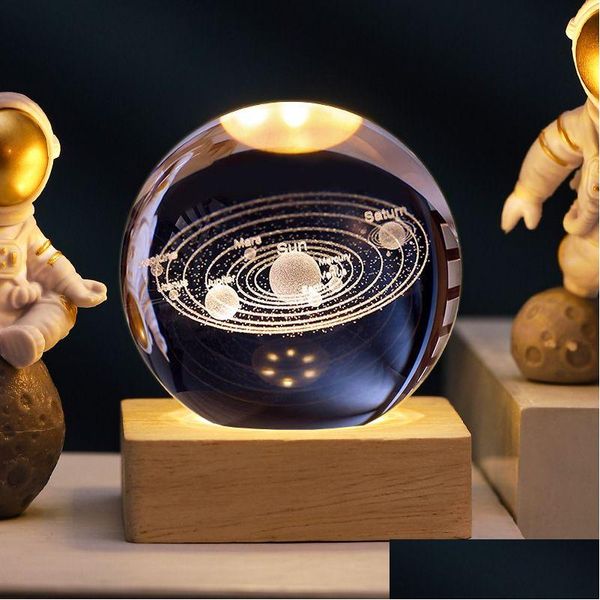 Sanat ve El Sanatları Scptured 3D Kristal Ball Starry Sky Astronot Glow Küçük Gece Işık Kare Alt Masa Dekorasyon Dekorasyon Sevgililer Da Dhpfi