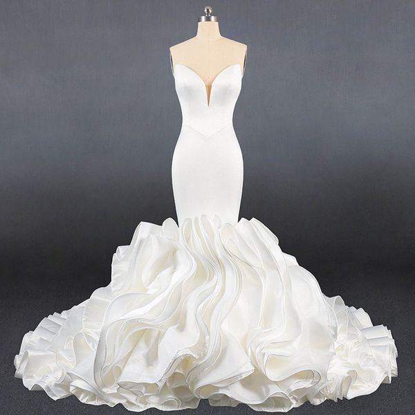 2024 Eleganti abiti da sposa sirena di raso Nuova arruffato Cappella da sposa Cappella sexy Neck Long Train Tulle White Boho fatto su misura per le dimensioni Vestitidos de nobu 403